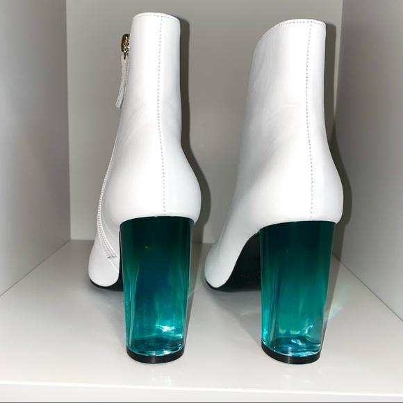 Brand new w/box Helena and Kristie White booties - Picture 4 of 14